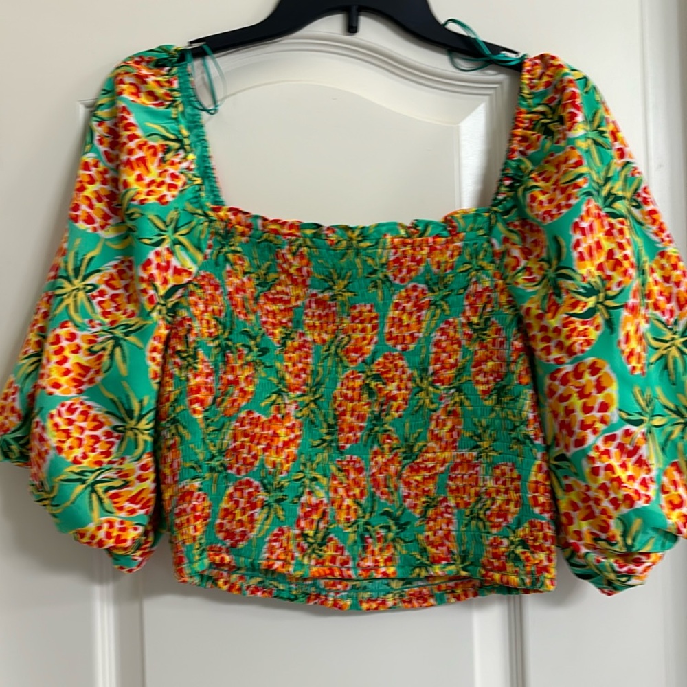 Skies are Blue NWT balloon sleeve top